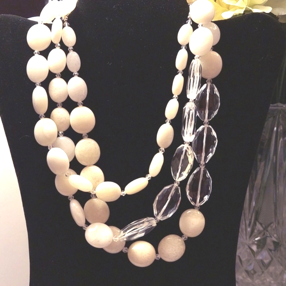 Carolee Necklaces White Jade Tested Necklace - Set Of Two Matching Vintage 95$